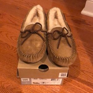 Ugg Dakota new in box size 7